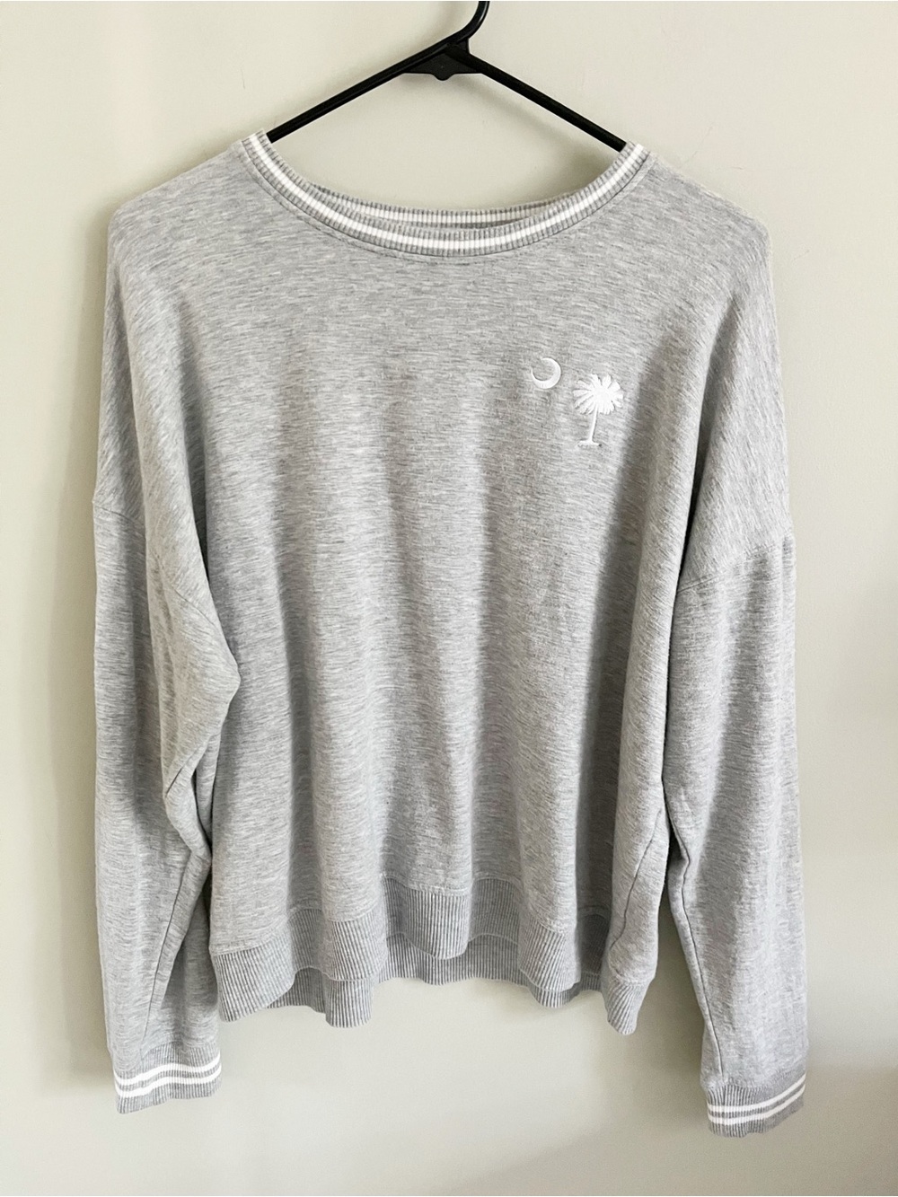 Vineyard Vines light gray SC Palmetto logo sweatshirt